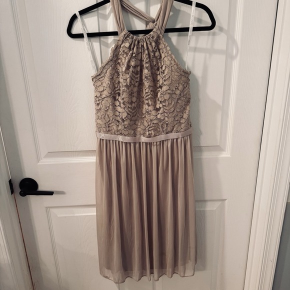 Davids Bridal Size 6 Bridesmaid / Formal Dress Ballet F17020 Short Halter Biscot - Picture 1 of 7
